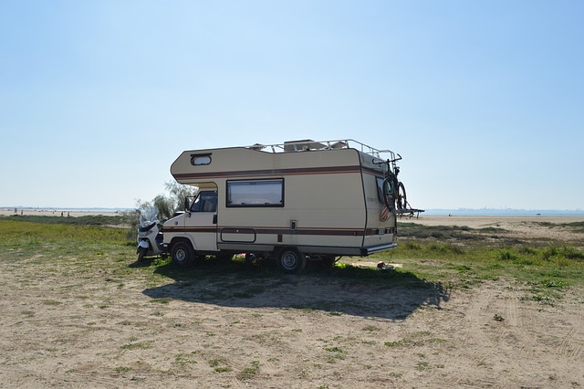 Guide d'achat : trouver le Camping-Car 8 places idéal pour vos voyages en famille